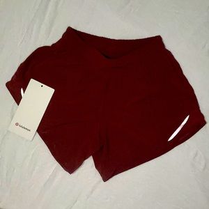 Lululemon Mulled Wine 4 inch Hotty Hot’s - NWT - RARE COLOR